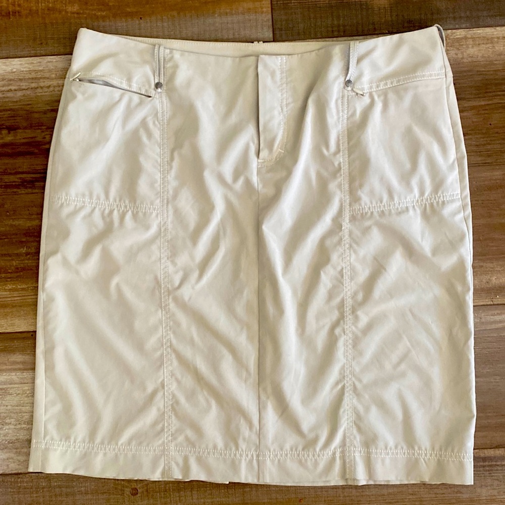 ATHLETA lightweight classic skirt. Cream/off white color
